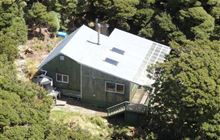 Alpha Hut . Tararua Forest Park