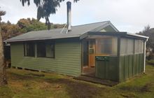 Freshwater Hut . Rakiura National Park, Stewart Island/Rakiura