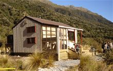 Grassy Flat Hut . Kelly Range - Styx River area