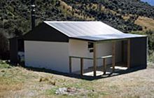 Growler Hut . Rangitata and Rakaia Rivers area, Te Kahui Kaupeka Conservation Park