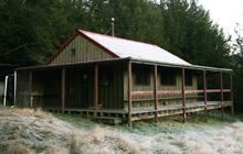 Hurunui Hut . Lake Sumner Forest Park