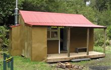 Iron Gate Hut . Ruahine Forest Park