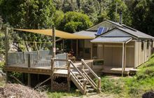 John Coull Hut . Whanganui National Park