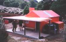 Middle Hill Hut . Kaweka Forest Park