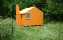 Pararaki Hut . Aorangi Forest Park