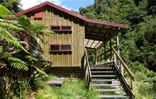 South Ohau Hut . Tararua Forest Park