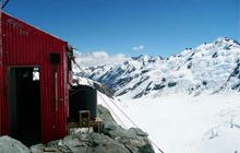 Tasman Saddle Hut . Aoraki/Mount Cook National Park