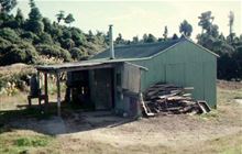 Ten Man Hut . Tongariro Forest Conservation Area