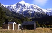 Top Forks Hut . Mount Aspiring National Park