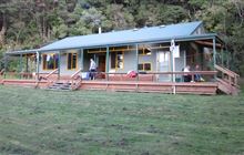 Waiopaoa Hut . Te Urewera