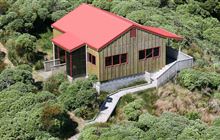 Waiopehu Hut . Tararua Forest Park