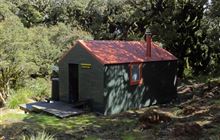 Carkeek Hut . Tararua Forest Park