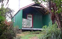 Herepai Hut . Tararua Forest Park