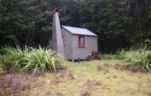 Kākāpō Hut . Kahurangi National Park