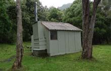 Kawakawa Hut . Aorangi Forest Park